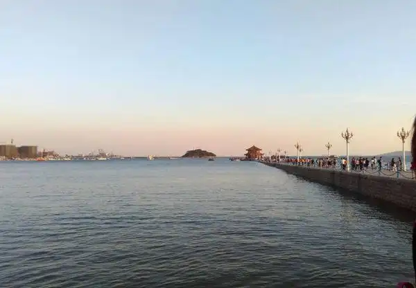 青岛栈桥风景区_青岛栈桥风景区旅游攻略_最美旅行_旅游景点大全