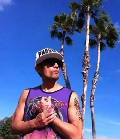 周杰伦被知名作家警告:限你三个月洗掉纹身,否则逐出娱乐圈!