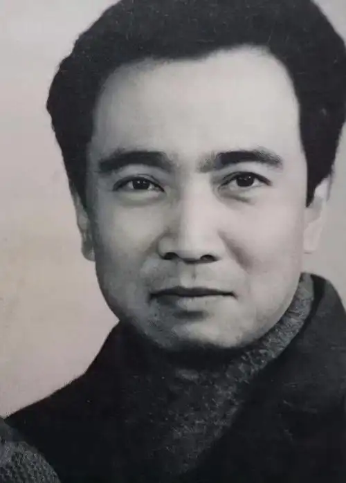 回顾鲍国安娶初恋为妻婚后生两子如今老伴是贴身助理