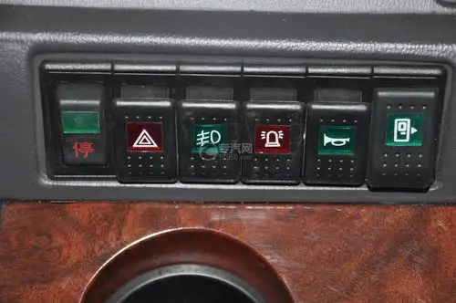 楚风51座幼儿园校车细节按钮