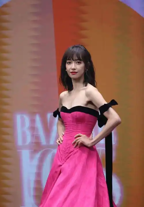 赵丽颖一黑一白两套礼服上演极致诱惑_造型_杨颖_连衣裙