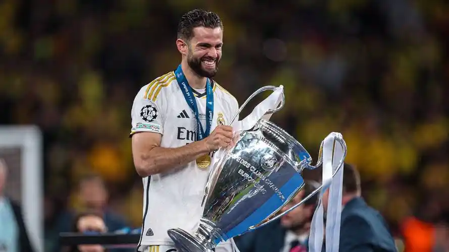 年薪2000万欧元!皇马队长涨薪4倍,2年合同加盟沙特,投奔本泽马