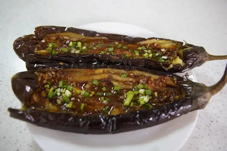 烤茄子最爱的烧烤之一mp4