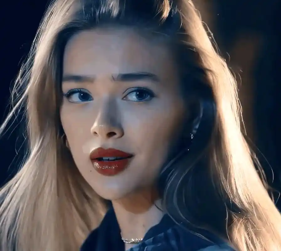 9日,迪士尼电影《小美人鱼》里的"人类公主凡妮莎"剧照公布(p1).