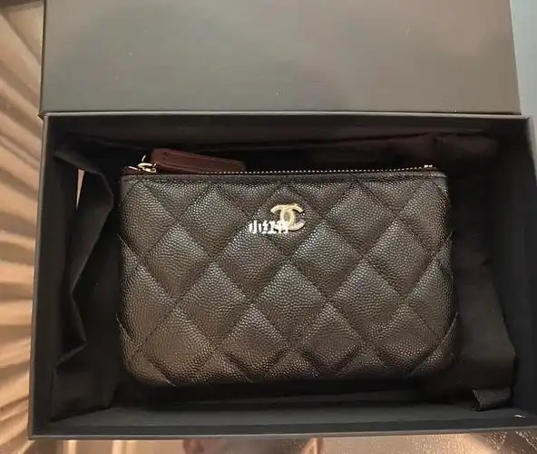 香奈儿一字拉链零钱包牛皮金扣