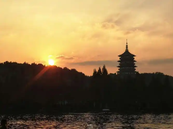 西湖十景之一雷峰夕照