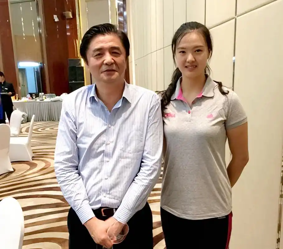 汪嘉伟曾任男排主帅离婚又再婚如今儿子是他的骄傲