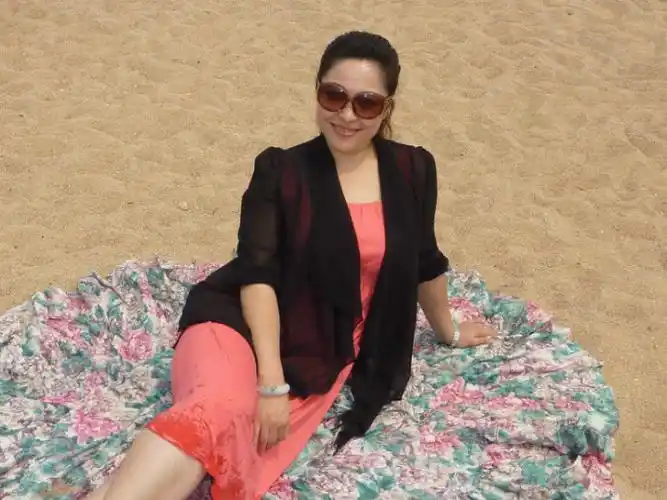 【转载】美丽的大姐 - 情趣吧的日志 - 网易博客