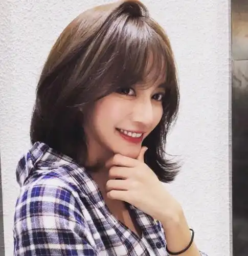 适合圆脸的流行发型:梨花卷修饰脸型,宋茜剪空气八字刘海美爆了