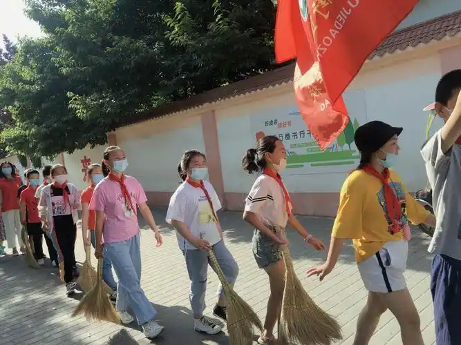 周末去哪里 社区做公益――郭杜街道中心小学老年活动中心公益纪实