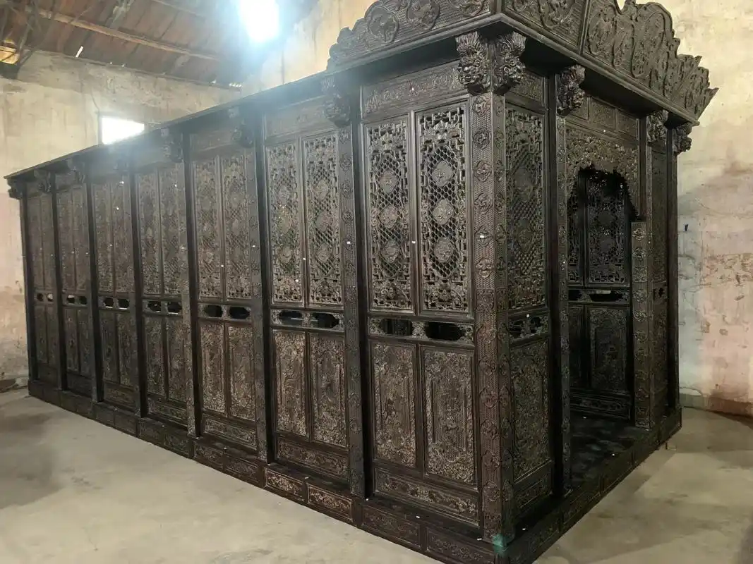 清代紫檀木千工拔步床