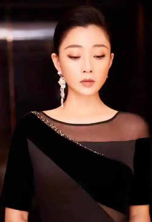 什么是美人尖美人尖发际线丑哭了