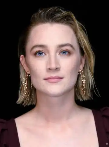 西尔莎·罗南,今年10月洛杉矶小妇人pho. 来自映画森林 - 微博