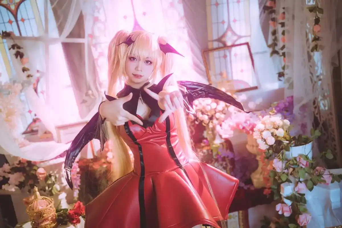 不是很满意的正片#月咏歌呗 #守护甜心 #cos #二次元 - 抖音