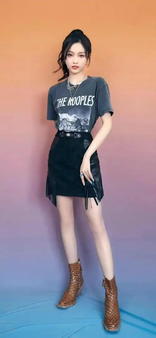 美女明星短裙大长腿写真腿真白嫩又直真养眼