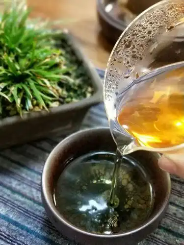 茶性清心,喝茶养心.借品茗使身体放松,心绪宁静,细品养生真谛.