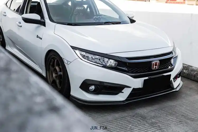 本田思域改装后不仅可以跑赛道,更能撩到可爱小姐姐!