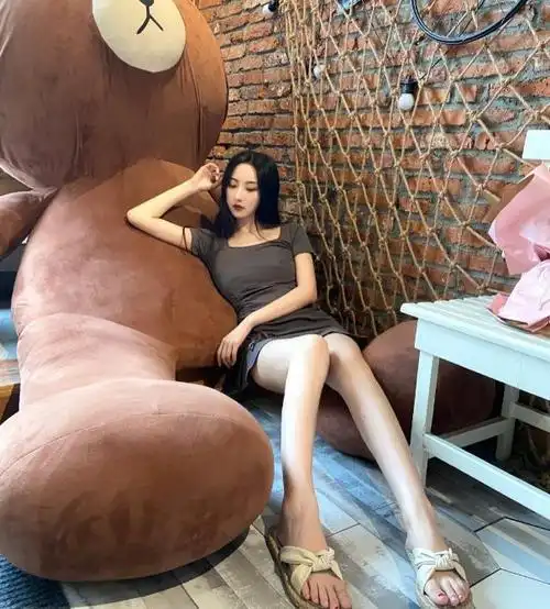 下一个rita来了lpl女解说鼓鼓晒腿照曾发女教师特辑