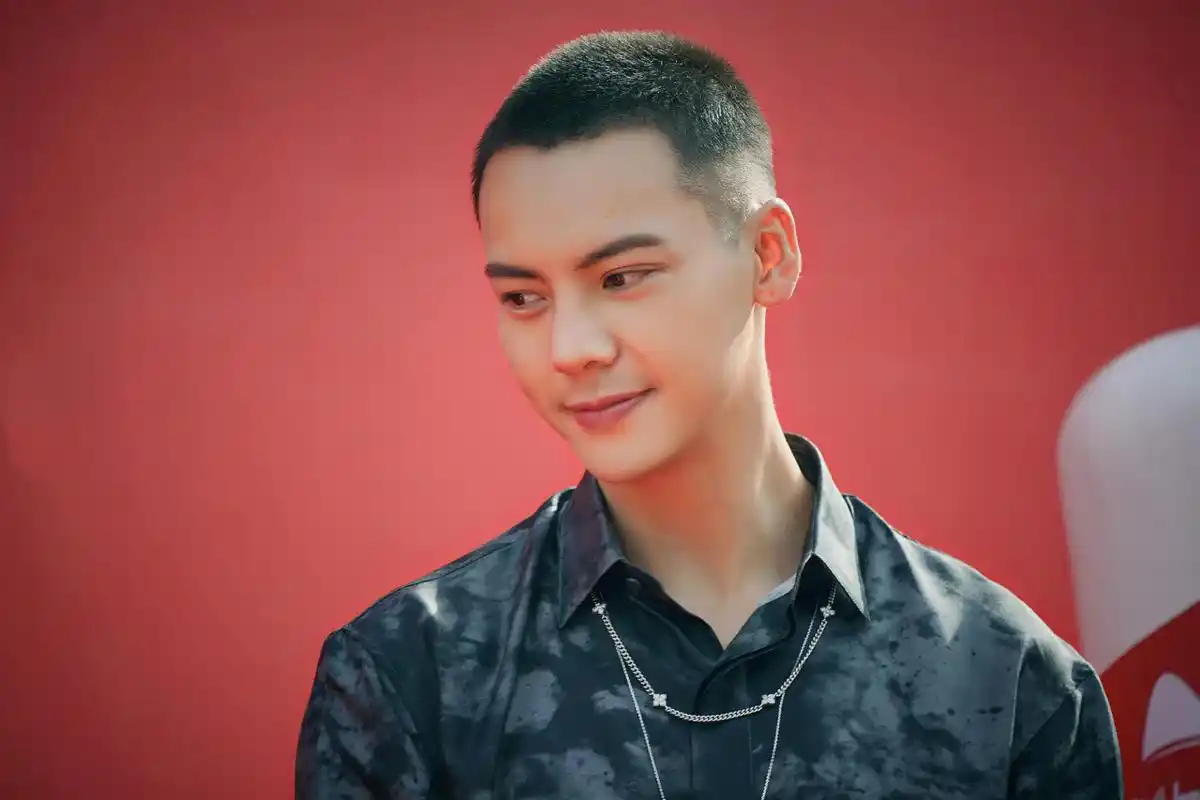 男士流行的寸头发型图片硬汉男风格的超短头发就是这么帅吗