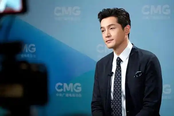 台媒关注胡歌时隔6年赴台 低调现身引粉丝惊喜