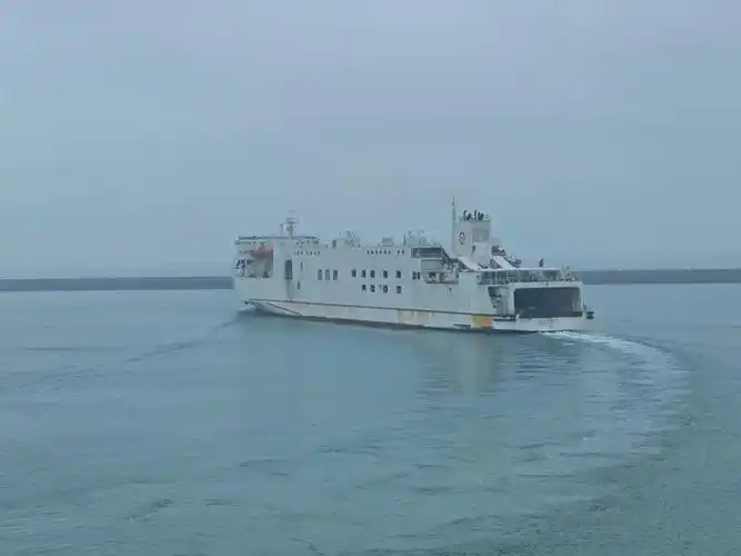 春运开始琼州海峡迎客流高峰 海南多部门护航旅客回家路_腾讯新闻