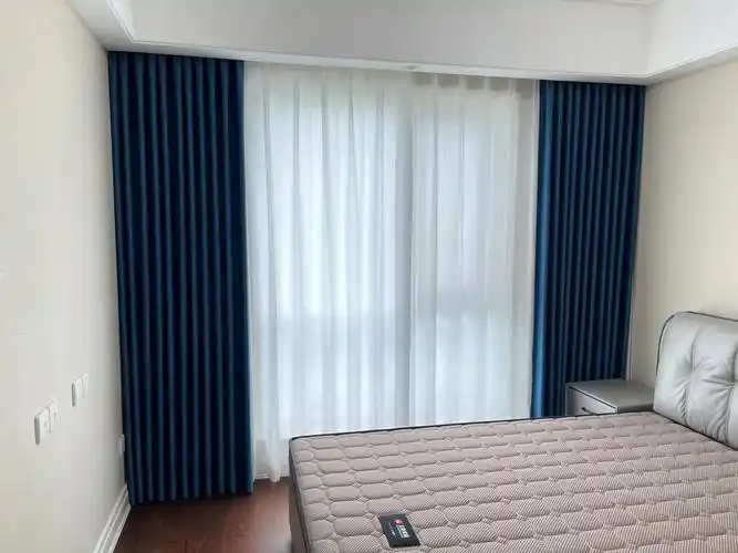 宝蓝色高精密窗帘