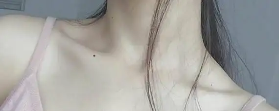 54:57 锁骨长的痣被称为苦穷痣,如果有这样的痣的人,那么这个人在财气