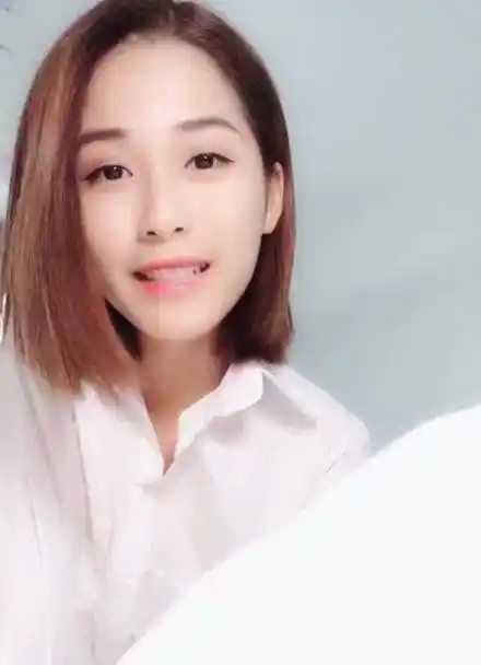 蒲莹莹搞笑日常  :起床陪我去逛街啦