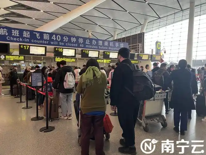 新春走基层春运首日南宁机场出港旅客预计超222万人次