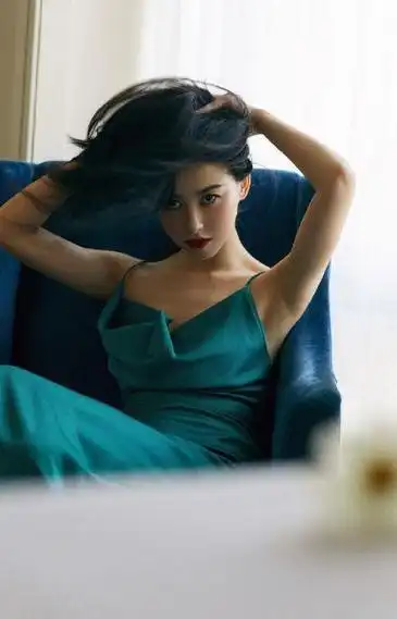 "京圈名媛"朱珠的坎坷情史:一生爱过四个男人,最终嫁给普通人