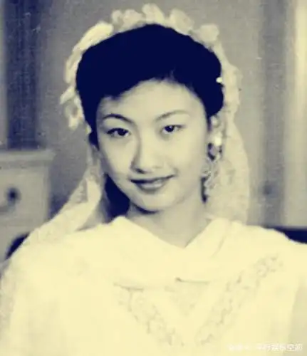 黄宗英:嫁了4次,养7个孩子,晚年仍追求爱情,95岁为武汉加油