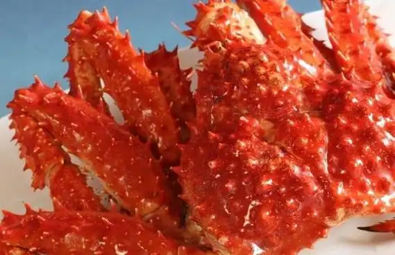 美食家吃帝王蟹只吃蟹腿不吃蟹身并不是挑剔帝王蟹大有学问