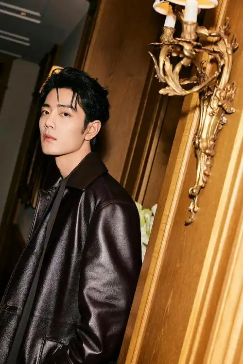 肖战发型 龙头##肖战评价自己看秀穿搭