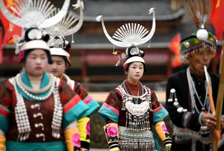 贵州凯里:"甘囊香"里跳芦笙