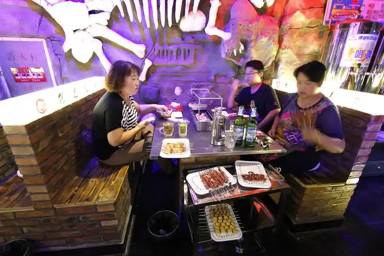 北京狼遇见羊自助烧烤加盟店