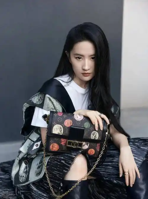 天仙姐姐刘亦菲写真时尚高贵貌美如花