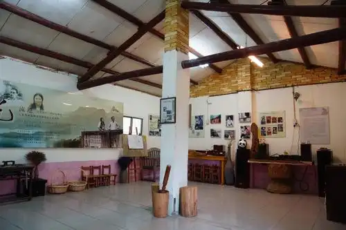 三毛在清泉上的梦中之家