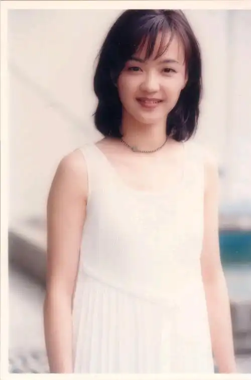 chan) /i>,1965年7月28日出生于香港,中国香港女歌手