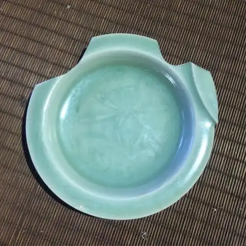 龙泉窑以外的宋代官窑加一块,未必抵得上一个龙泉窑!