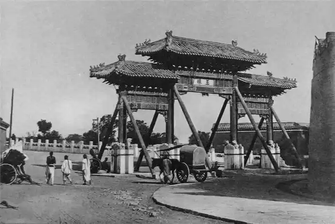 一组老照片带你看看有牌楼的老北京现在你是见不到了