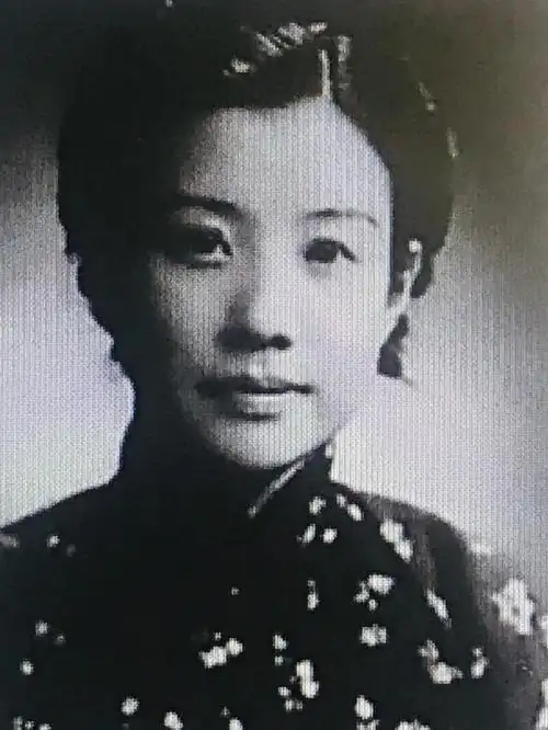 杜月笙5位夫人结局大不同,原配幽禁,两位客死他乡,仅一位善终