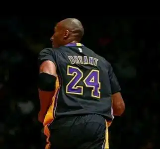 qq头像科比背影