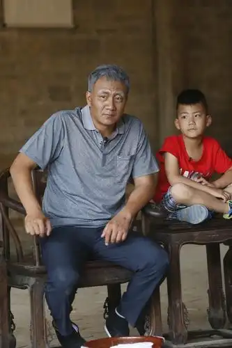 胡军变老康总飙泪表白:其实我是爱你的|胡军|康康|爸爸去哪儿_新浪