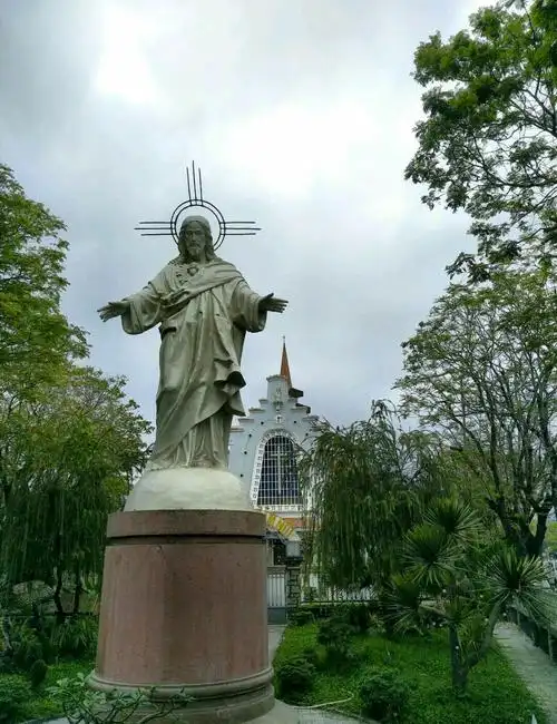 2023顺化圣母大教堂游玩攻略,教堂不是很大.很有教堂的安静.