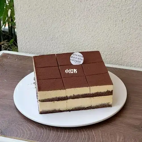 方形提拉米苏切块蛋糕