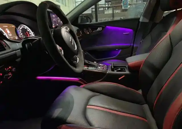 奥迪a7升级21色氛围灯亮起后,车主:终于明白奥迪的魅力在哪里了