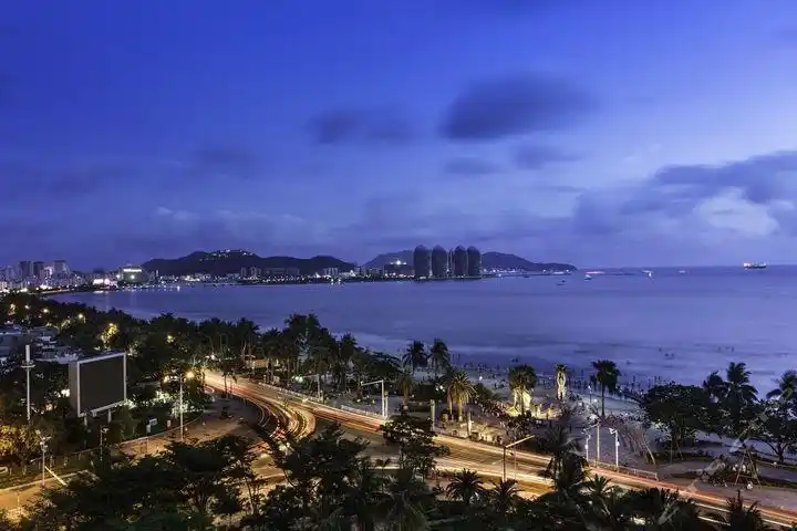 三亚金凤凰海景酒店-高级海景套房(限时抢购