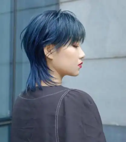 女生剪狼尾头发要多长是大家聊天的时候经常会说到的,其实吧狼尾发型