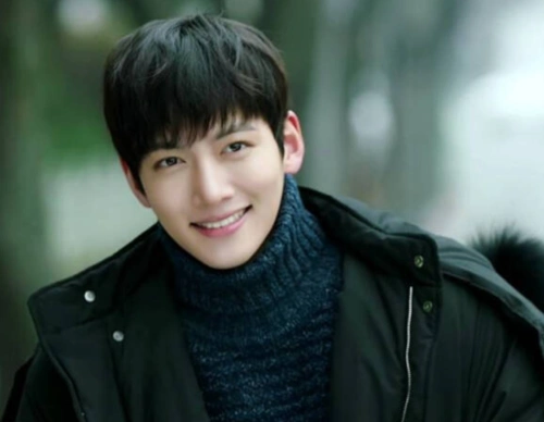 隔离仅12天,韩国男星池昌旭称:新冠已痊愈,自行隔离已解除