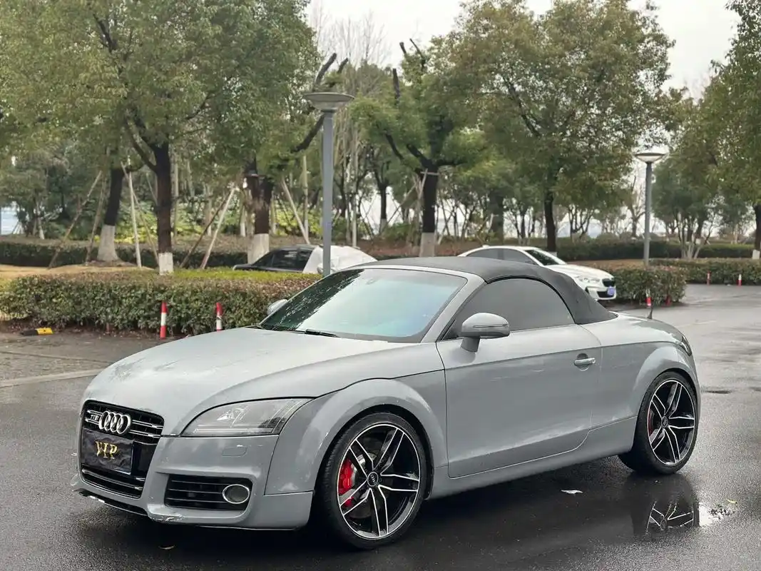 新到11年6月上牌的奥迪tt敞篷版2.0t精品车况10万公里 - 抖音